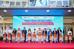 1,8 triệu mũ bảo hiểm sẽ được Honda Việt Nam trao đến các em học sinh lớp Một trên cả nước