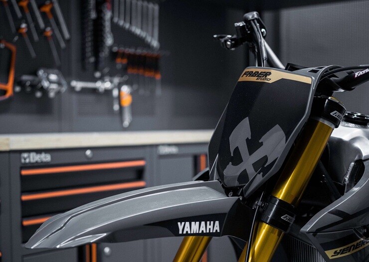“Ngựa ô” Ténéré 700 được gọt đẽo thành một chiếc flat-track đầy thú vị - 2
