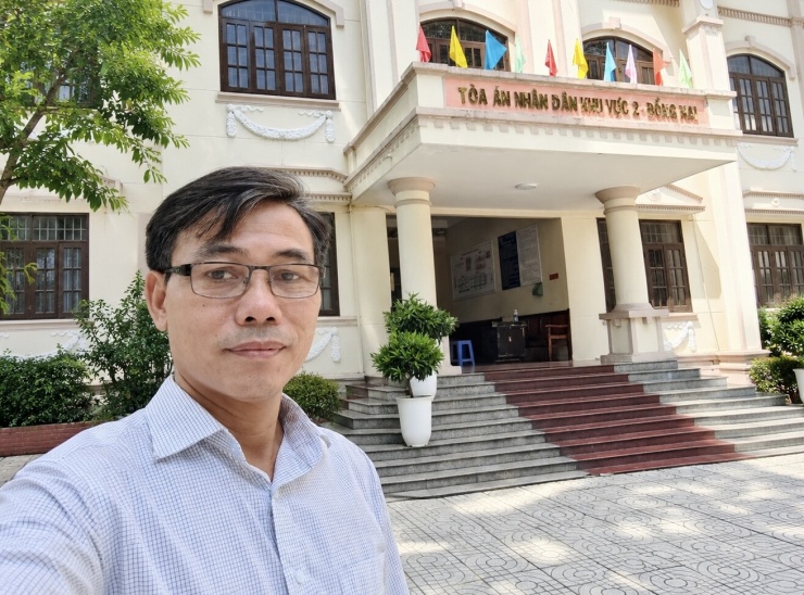 Luật sư Nguyễn Anh Văn trước khi tham dự phiên tòa tháng 6/2026. Ảnh: Nhân vật cung cấp