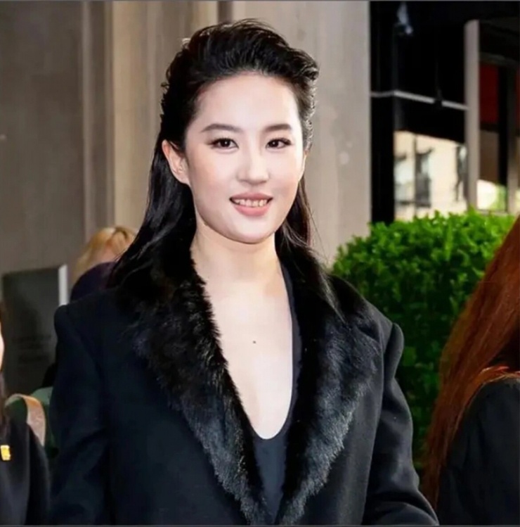 Lưu Diệc Phi.