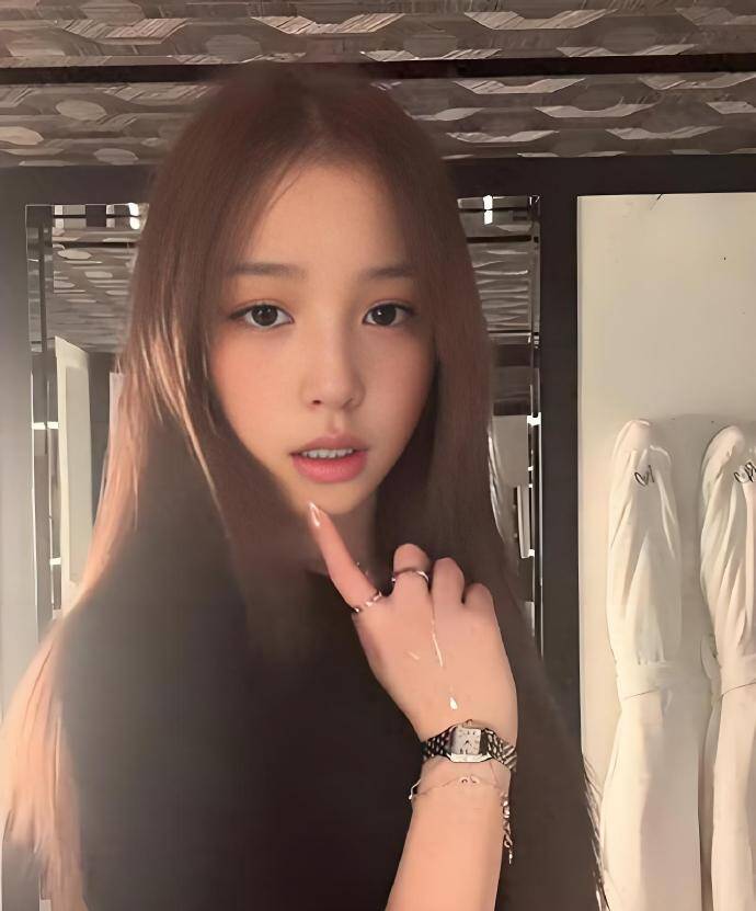 Con gái Triệu Vy. Ảnh: Weibo