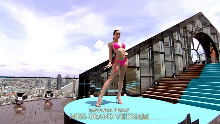 Nhan sắc 'nóng bỏng' gây sốt của Emoura Phạm tại Miss Grand 2026 - 1