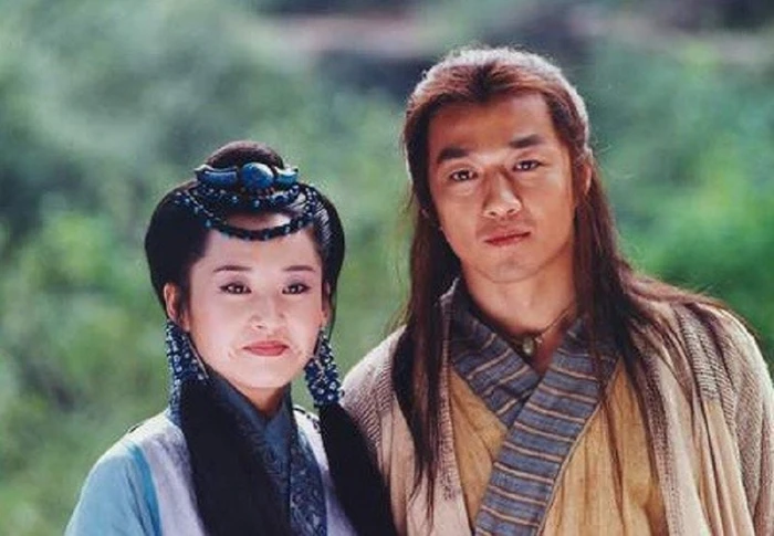Lý Á Bằng và Hứa Tình trong "Tiếu ngạo giang hồ" 2001. Ảnh: Sohu