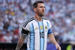 Tin mới nhất bóng đá sáng 30/9: ĐT Argentina tạm "treo" áo số 10 trước trận chia tay Messi