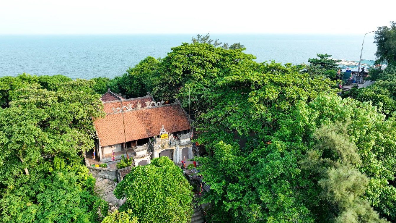 Đền Độc Cước – ngôi đền thiêng bậc nhất vùng biển xứ Thanh. Ảnh: Sở Văn hóa, Thể thao và Du lịch tỉnh Thanh Hóa