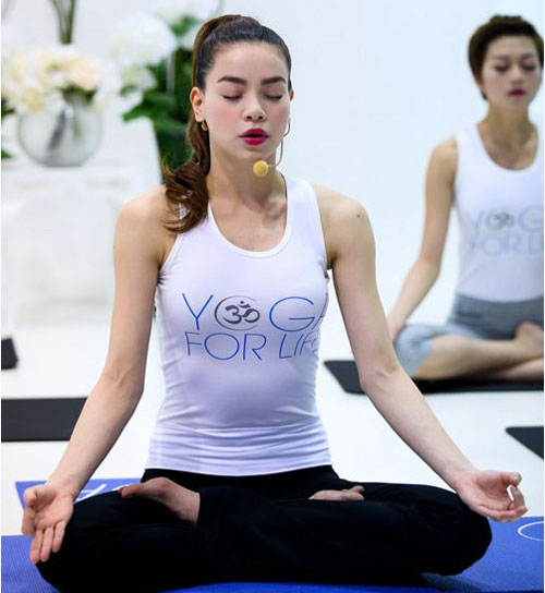 Vì sao diva Hồng Nhung sở hữu vòng 1 đẹp? - 6
