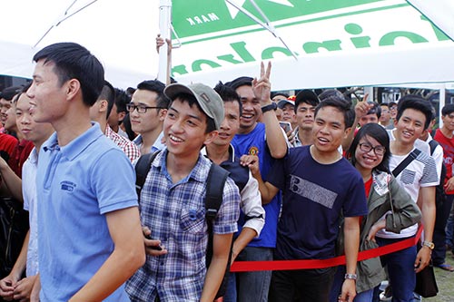 Robert Pires khiến fan Việt “ngẩn ngơ” - 6