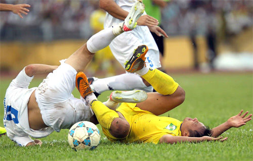 Chuyện quanh cái chân gãy của Anh Hùng - 1
