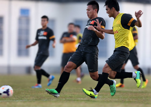 Ngại U23 Lào, ông Phúc hoãn đi xem U23 Thái - 1