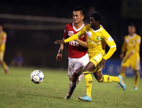 HAGL – SLNA: Thi nhau bắn phá - 1