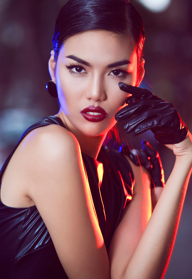 Nhìn vào gia thế &#34;khủng&#34; này, công chúng không lạ khi Lan Khuê được giáo dục và ăn học đàng hoàng, bài bản đến vậy