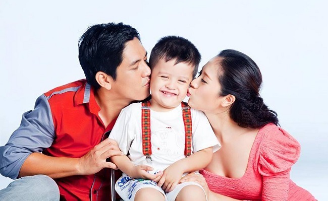 Cặp đôi kết hôn từ năm 2008 và chung sống với nhau rất hạnh phúc cùng cậu con trai kháu khỉnh nay đã 6 tuổi.