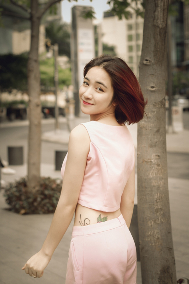 Chuyện tình &#34;tin đồn&#34; giữa Công Phượng và Hòa Minzy cũng khiến tên tuổi cô gái này được nhiều người biết đến hơn.&nbsp;
