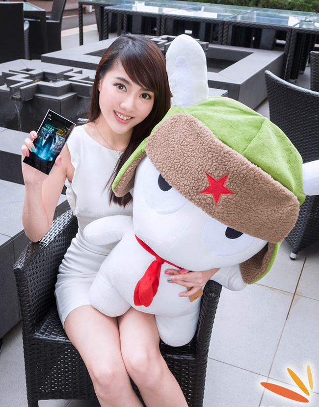 Xiaomi Mi3 cũng sẽ có camera 13MP do Sony sản xuất với đèn flash đôi và camera mặt trước 2MP.