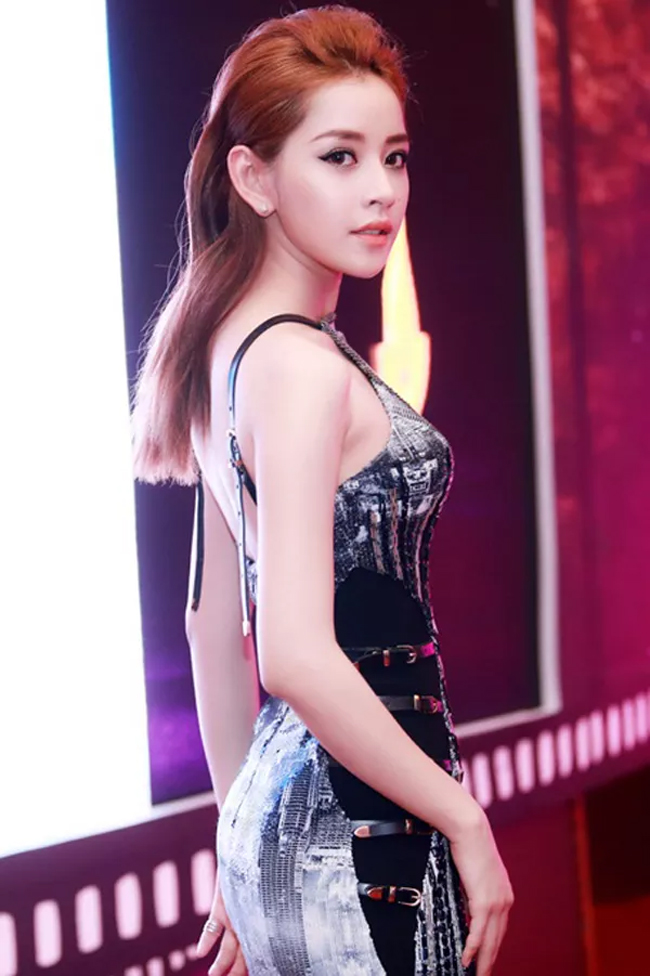Cô ngày càng hướng sang hình ảnh quyến rũ trưởng thành...