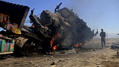 Taliban tấn công 400 xe chở nhiên liệu ở Afghanistan - 3