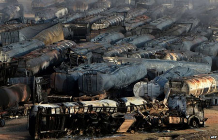 Taliban tấn công 400 xe chở nhiên liệu ở Afghanistan - 2