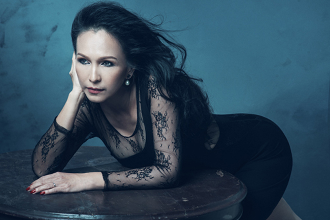 Vẻ đẹp gợi cảm giúp Diễm My 6X vẫn là một ngôi sao &#39;hot&#39; trong showbiz Việt hiện tại.