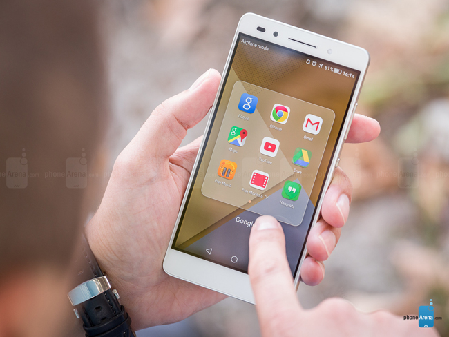 Thay vì chỉ sở hữu bộ nhớ ROM 16GB như ở Honor 7, phiên bản cải tiến này cung cấp dung lượng bộ nhớ lên tới 32GB.