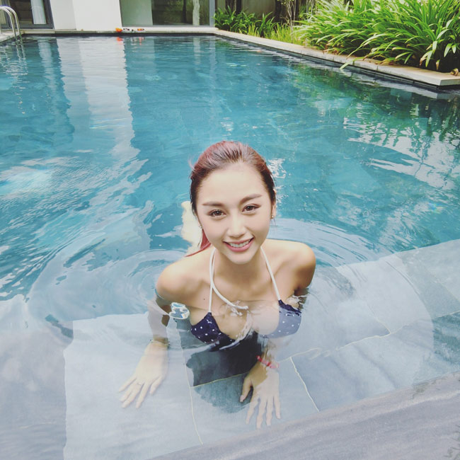 Ngoài làm DJ, cô cũng làm mẫu ảnh, quảng cáo.&nbsp;