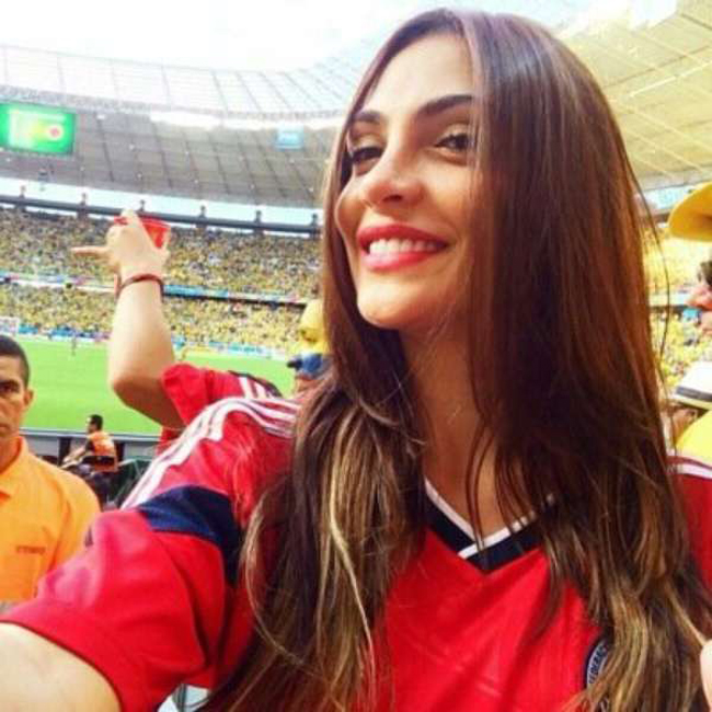 Natalia Betancourt – cổ động viên Colombia gây ấn tượng bởi vẻ đẹp quyến rũ, nóng bỏng.