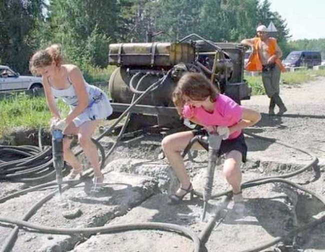 Các anh tránh hết ra chị em tôi làm &#34;mẫu&#34; cho mà xem.