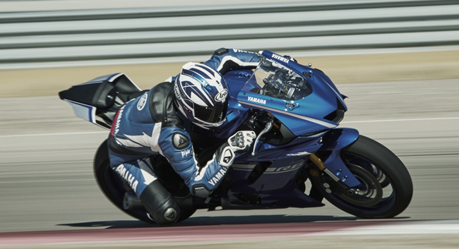 Dự kiến 2017 YZF-R6 sẽ xuất hiện tại các cửa hàng phân phối ở Mỹ vào tháng 3.2017 với giá bán lẻ 12.199 USD.