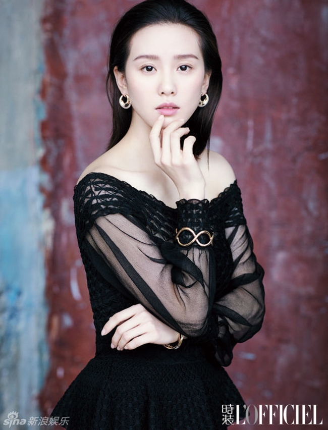 Lưu Thi Thi vào nghề muộn hơn cô bạn cùng họ và chỉ nổi tiếng sau vai diễn Nhược Hy trong Bộ bộ kinh tâm &#40;2011&#41;.