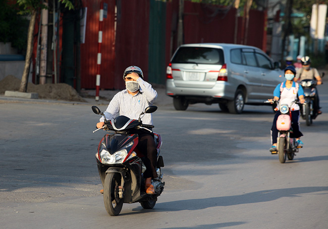 Những năm trước, sau mỗi đợt rét thì nhiệt độ vẫn tăng cao nhưng chỉ phổ biến ở ngưỡng 22-25 độ C chứ không cao đến ngưỡng 30-32 độ C như năm nay.