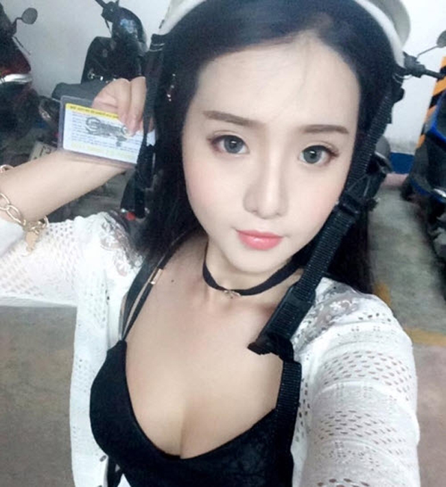 Ở những góc quay nhất định, Minh Trúc thực sự giống đàn chị Lưu Diệc Phi của màn ảnh Hoa ngữ. Cư dân mạng nước này từng truyền tay nhau một loạt những bức ảnh và đem ra so sánh với “ngọc nữ” nổi tiếng trong các bộ phim Thiên Long Bát Bộ hay Thần điêu đại hiệp.
