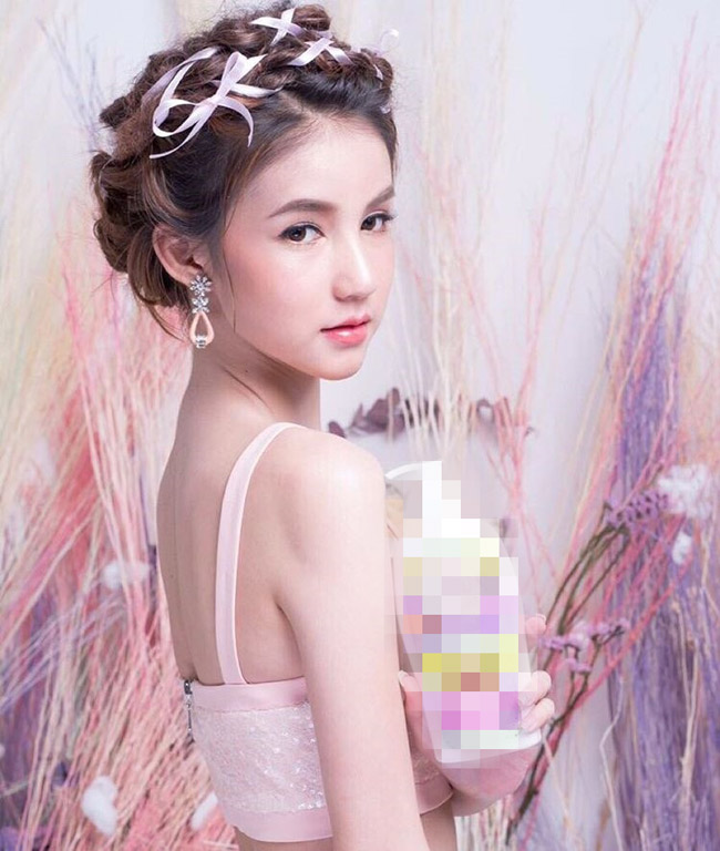 Thay đổi mái tóc và cách ăn mặc,&nbsp;Rinrada khiến mọi người ngỡ ngàng khi quá xinh đẹp và nữ tính.&nbsp;