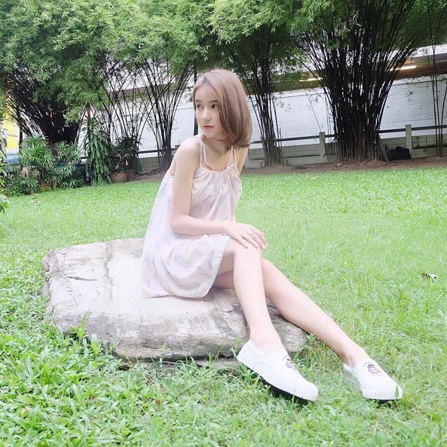 Từ một người mang giới tính nam,&nbsp;Rinrada đã trở thành một hot girl mạng xã hội.&nbsp;