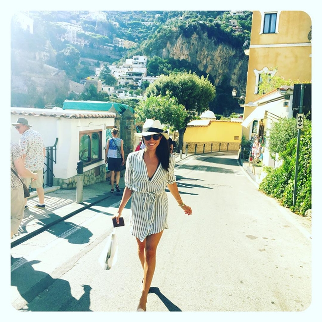 Meghan Markle sinh năm 1981, hơn hoàng tử Harry 3 tuổi.