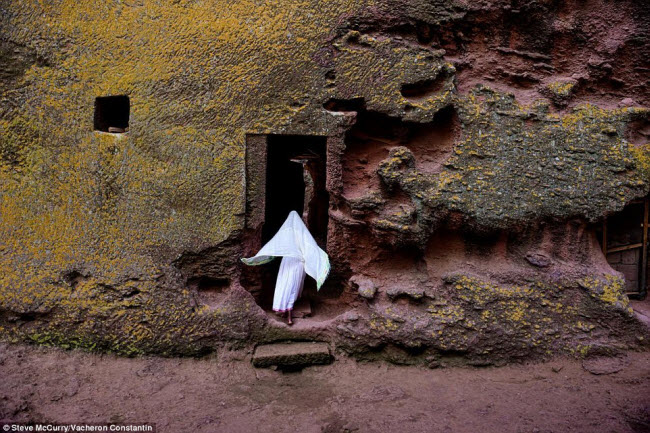 Các giáo đường ở Lalibela được gom lại trong hai nhóm chính, nhóm thứ nhất đại diện cho Jerusalem trần tục và nhóm thứ hai đại diện cho Jerusalem thiên đường. Nằm trực tiếp giữa hai nhóm chính này là một con rãnh đại diện cho dòng sông Jordan.