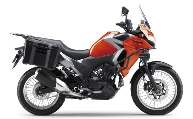 Hãng xe đến từ Nhật Bản đã chính thức phát hành chiếc Kawasaki Versys-X 250 2017. Đây là một chiếc mô tô mang phong cách thể thao sport-tourer.