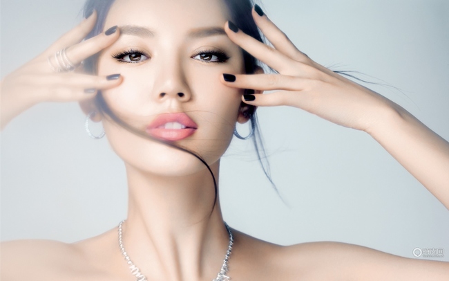 Với nhan sắc vượt trội Ngọc Trinh của mình, Trương Tử Lâm từ lâu đã một người đẹp đa tài được nhiều người yêu mến.