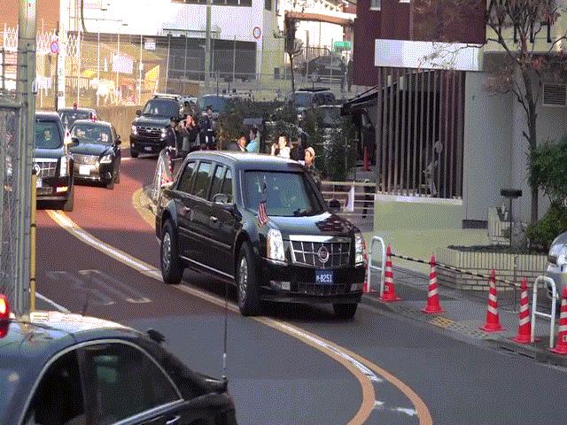 Dân Nhật Bản ”choáng” vì dàn xe ”Quái thú” của ông Trump