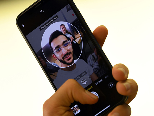 Bkav tung video chỉ cách vượt mặt Face ID trên iPhone X