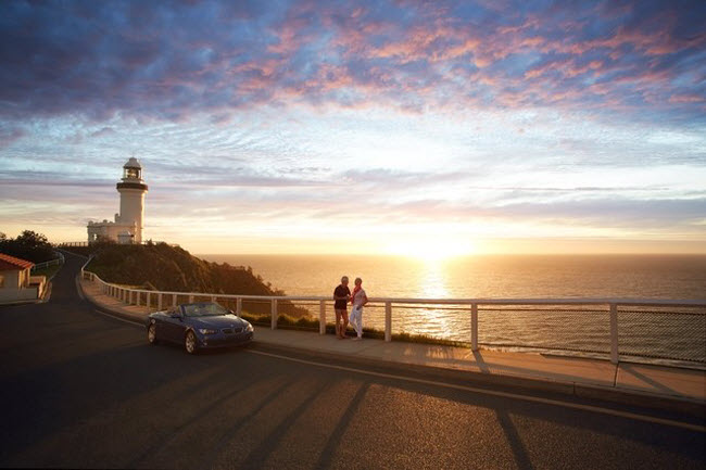 Byron Bay, Australia: Thị trấn ven biển này luôn là địa điểm hấp dẫn du khách mê lướt ván và tắm biển. Ngoài ra, bạn cũng có thể ngắm cảnh tượng mặt trời lặn trên ngọn hải đăng Byron Bay tại cực đông của Australia.