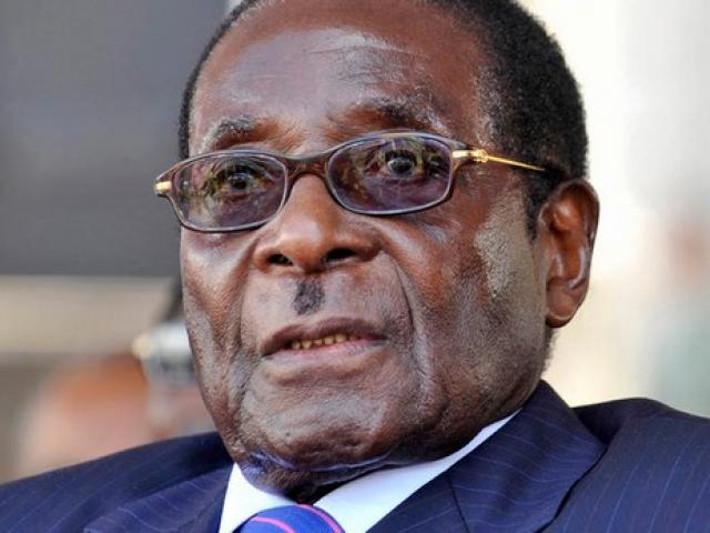Vì sao Tổng thống Zimbabwe hơn 90 tuổi vẫn khỏe như vâm?