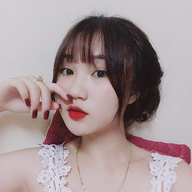 Lin Sa hiện là sinh viên năm nhất trường Đại học Kinh doanh và Công nghệ Hà Nội.&nbsp;
