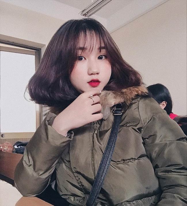 Gương mặt tròn xoe đáng yêu của cô gái 18 tuổi.&nbsp;