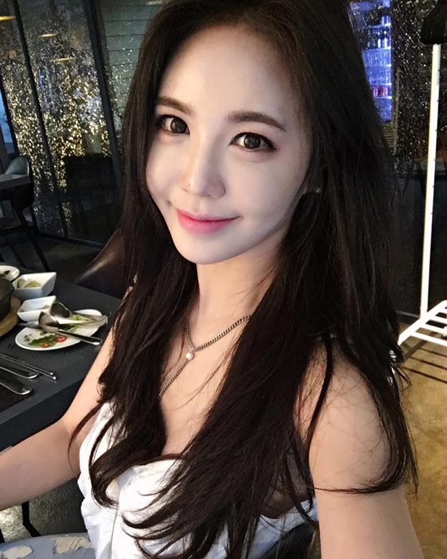 Trang cá nhân của cô không đăng nhiều ảnh gợi cảm như Instagram của các hot girl nóng bỏng khác.&nbsp;