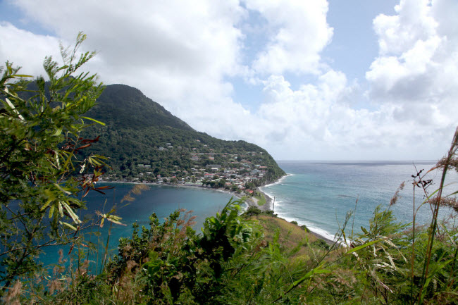 Khám phá và hỗ trợ các cộng đồng bị ảnh hưởng bởi các trận bão lớn ở Caribbe.
