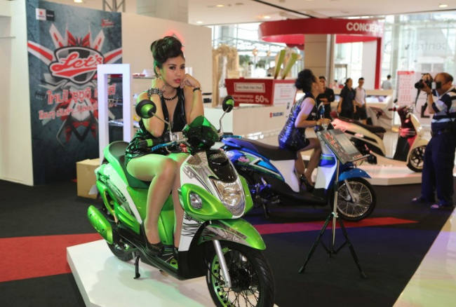 Vẻ đẹp trẻ trung trên mẫu xe tay ga cỡ nhỏ.