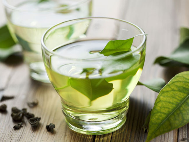13. Trà xanh chứa các catechins giúp ngăn ngừa sự phát triển của các tế bào ung thư theo nhiều cách khác nhau.