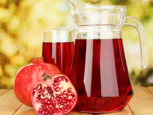30. Lựu. Nghiên cứu khoa học đã chỉ ra rằng, uống khoảng 200ml nước ép quả lựu mỗi ngày giúp giảm nguy cơ mắc bệnh ung thư tuyến tiền liệt ở nam giới.