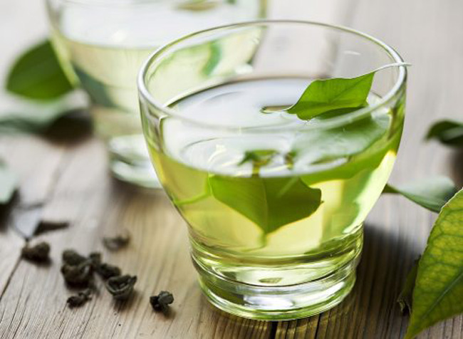 23. Uống trà xanh đều đặn mỗi ngày là cách chống lại sự phát triển của các tế bào ung thư phổi, theo kết quả nghiên cứu tại Đại học Tanta, Ai Cập.