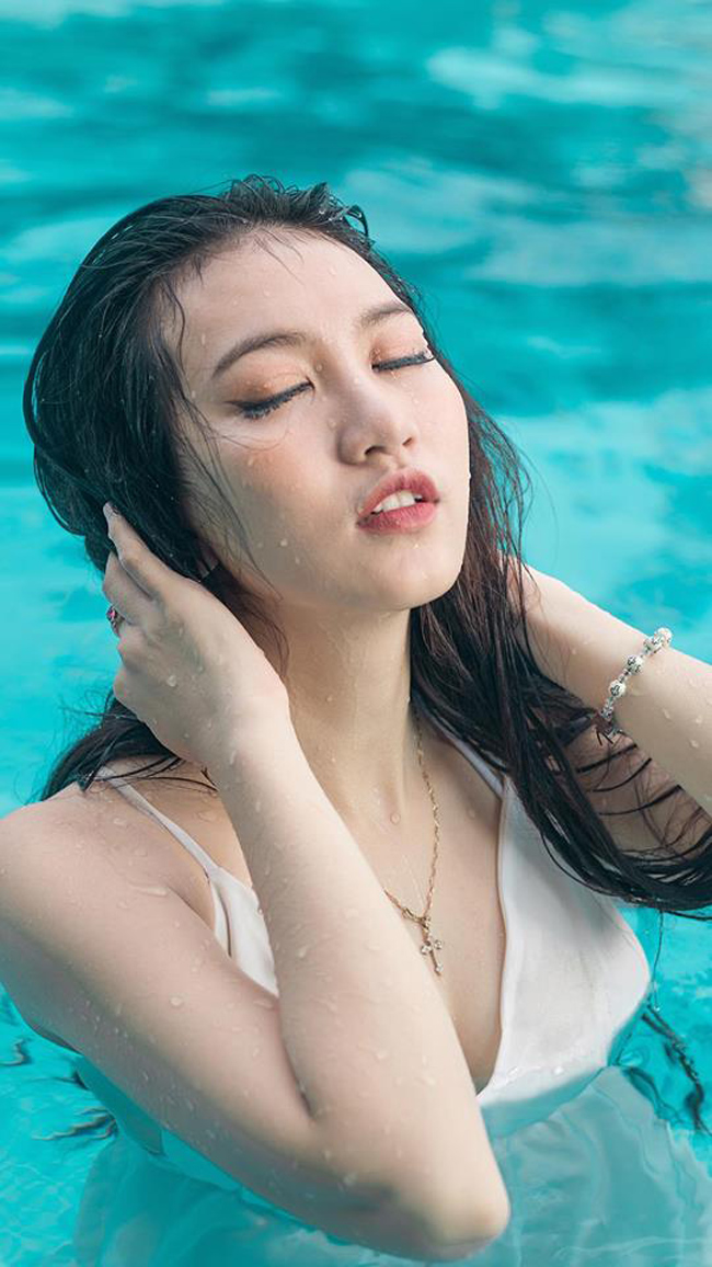 Chính những điểm đó càng khiến dân mạng có thiện cảm hơn với cô gái xinh đẹp này.&nbsp;
