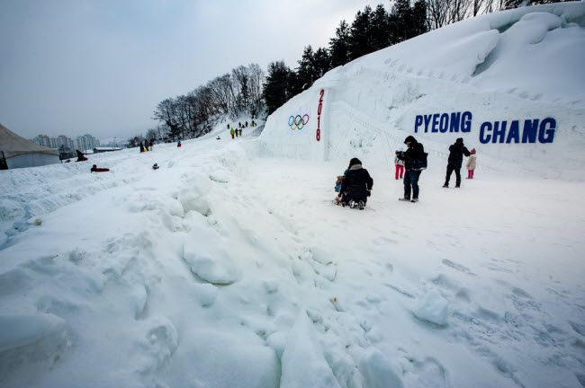 Pyeongchang, Hàn Quốc: Thành phố này sẽ đăng cai Olympics mùa đông năm từ 9 đến 25.2.2018 tại hai khu nghỉ dưỡng trượt tuyết chính là Alpensia và Yongpyong. Trong khi đó, thành phố Seoul sẽ khai trương công viên trên cao Skypark với nhiều điều thú vị.
